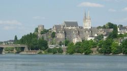 Image de Couverture article Investissement immobilier à Angers : contactez un courtier